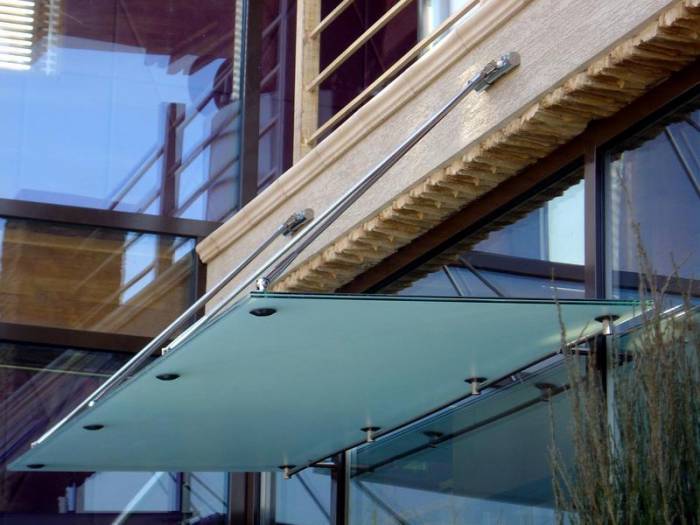 СТЕКЛЯННЫЕ козырьки 